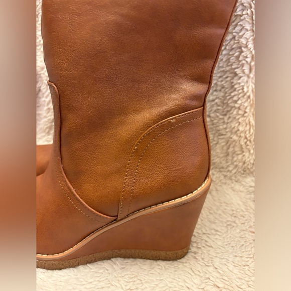 NWOT Zodiac Boots Women's 8 Cognac Iggy Knee High Wedge Side Zipper Almond Toe - Picture 12 of 12